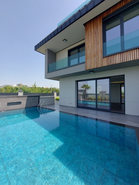 villa image with a pool